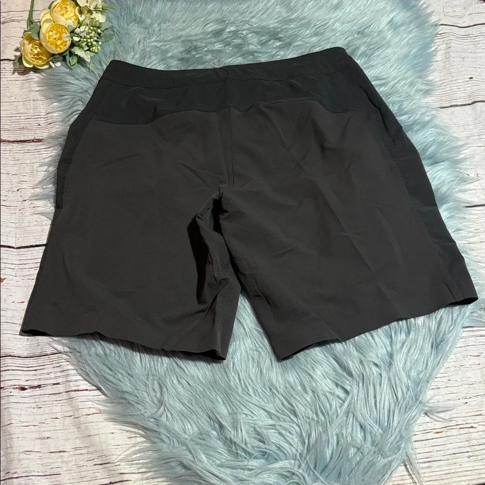 The North Face Black Men's Shorts sz 32